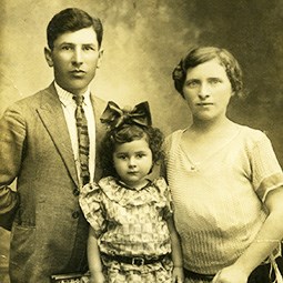 صورة عائلة جروسمان في ستديو رعد