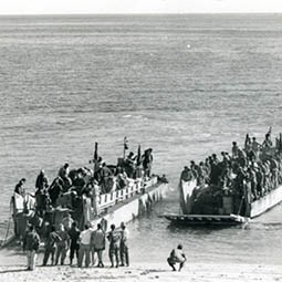 جنود على شاطئ شرم الشيخ