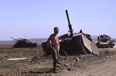חייל מילואים וטנק סורי בגולן