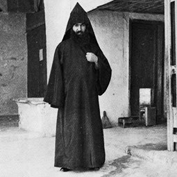 رجل دين أرمني