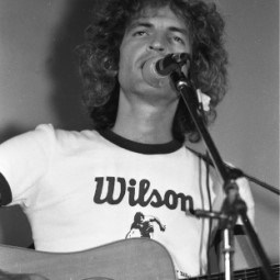 שלום חנוך בהופעה, 1978