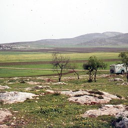 مشهد عام على قرية صندلة