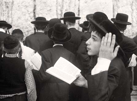 الصلاة اليهودية بمختلف أنواعها ومواسمها وأزمانها