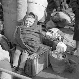 طفل في معسكر التوقيف في قبرص