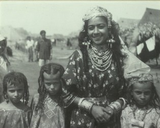 בנות חצרמות, מעברת עין שמר, 1950